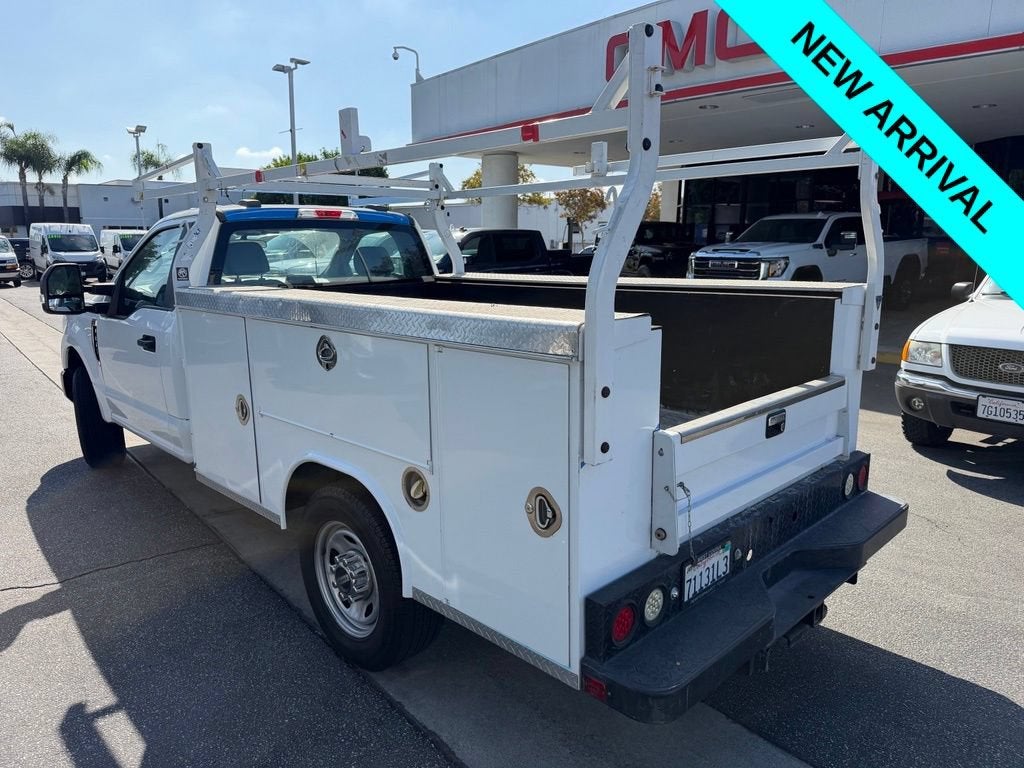 2022 Ford Super Duty F-350 SRW XL