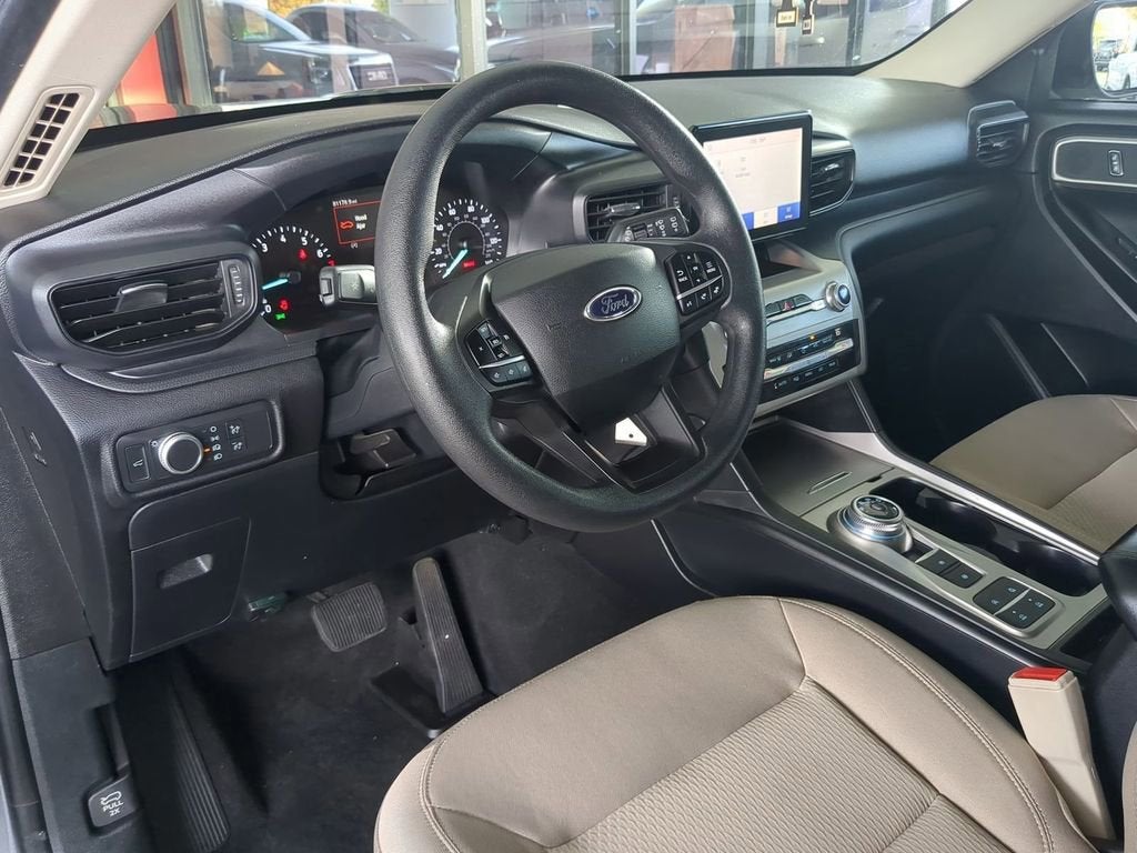 2021 Ford Explorer Base