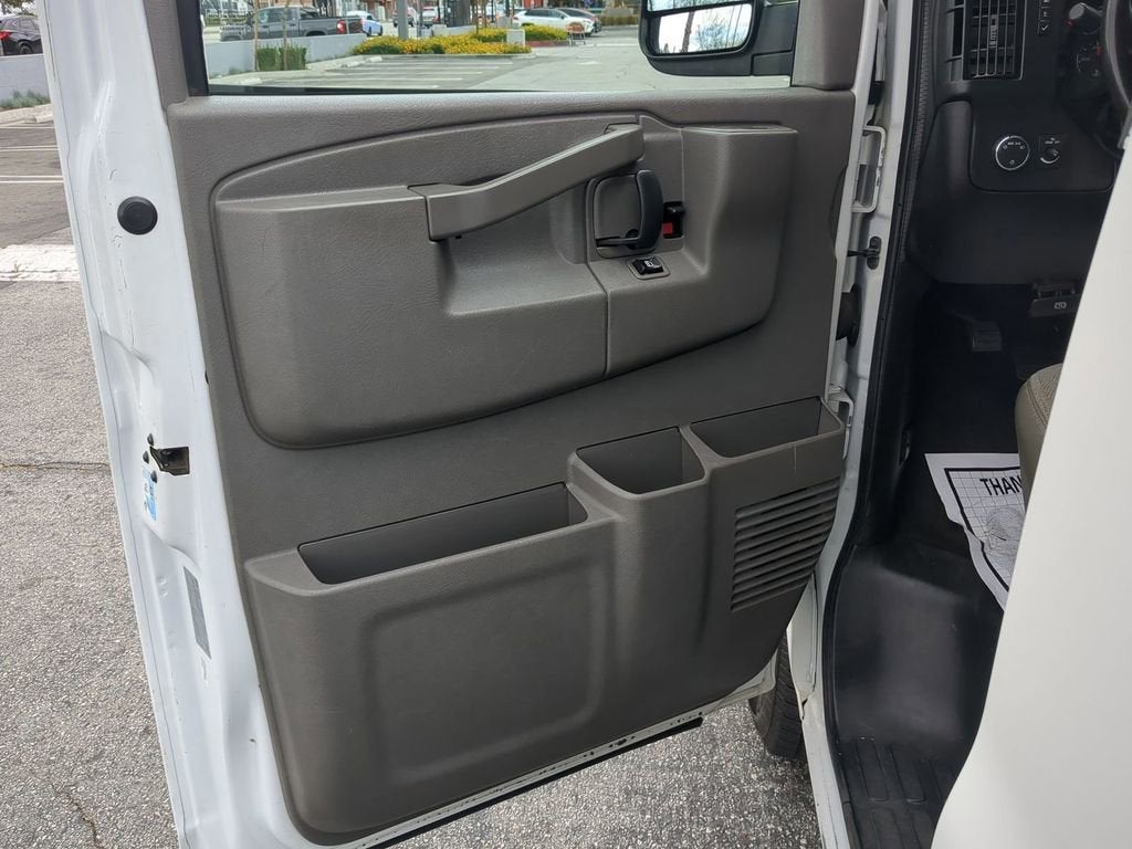 2017 Chevrolet Express Passenger 3500 LT