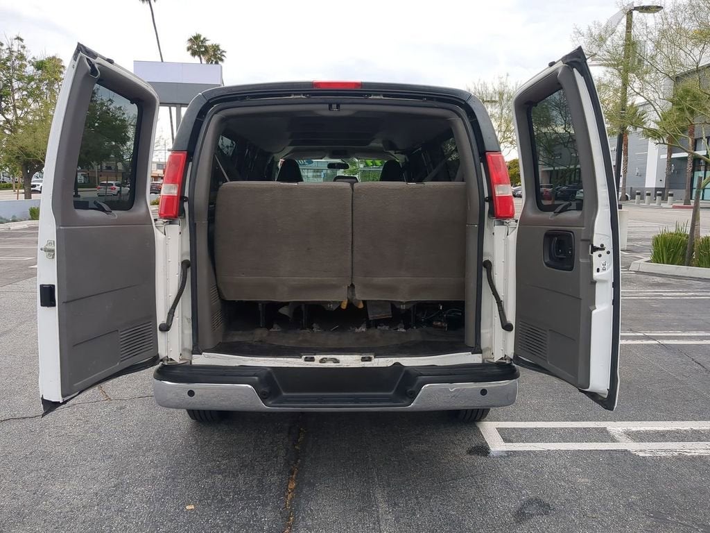 2017 Chevrolet Express Passenger 3500 LT