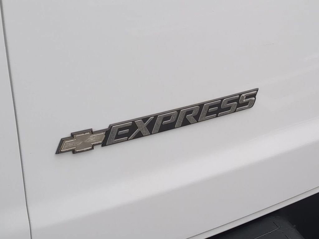 2017 Chevrolet Express Passenger 3500 LT