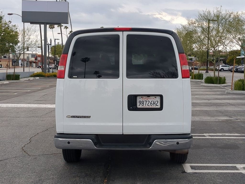 2017 Chevrolet Express Passenger 3500 LT