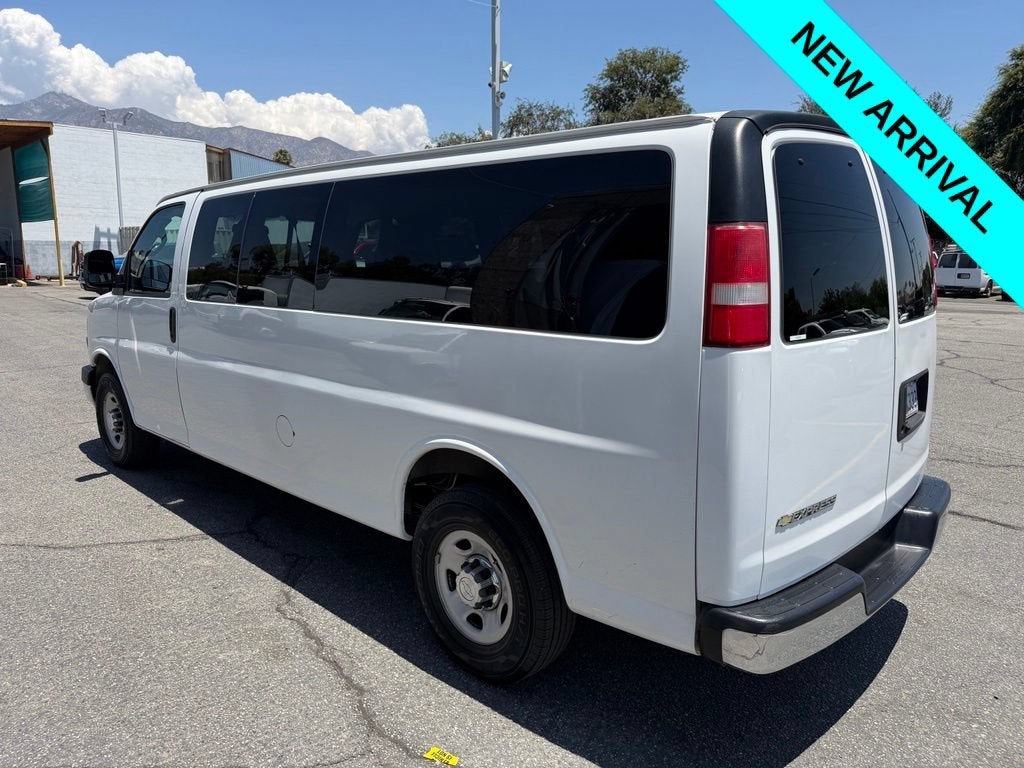 2020 Chevrolet Express Passenger 3500 LT