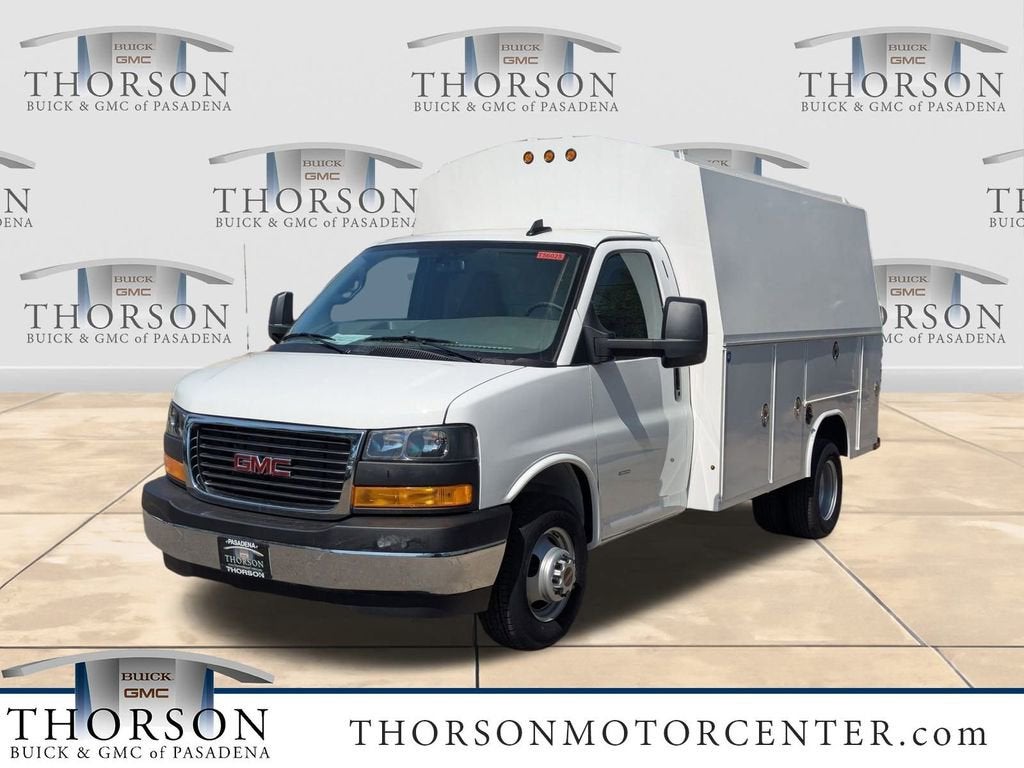 2025 GMC Savana Cutaway 3500 1WT