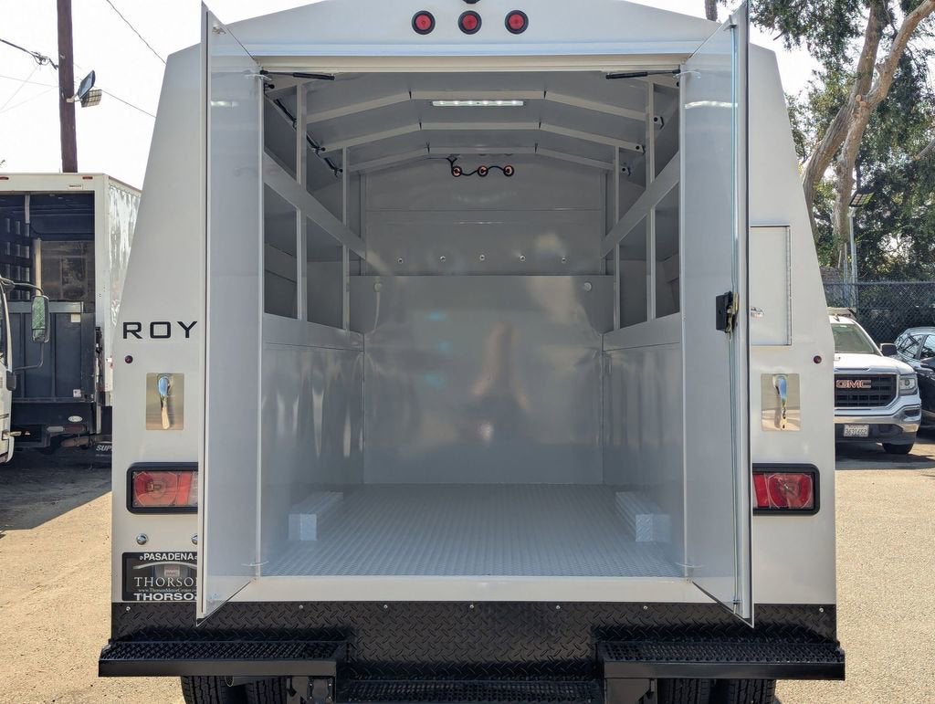 2025 GMC Savana Cutaway 3500 1WT