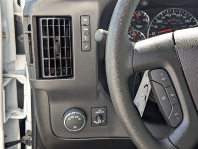 2025 GMC Savana Cutaway 3500 1WT