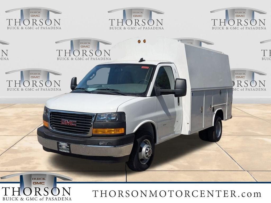 2025 GMC Savana Cutaway 3500 1WT