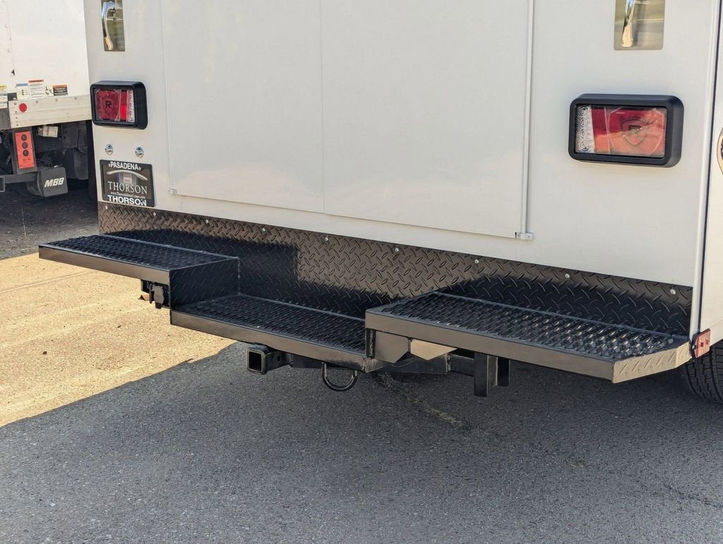 2025 GMC Savana Cutaway 3500 1WT