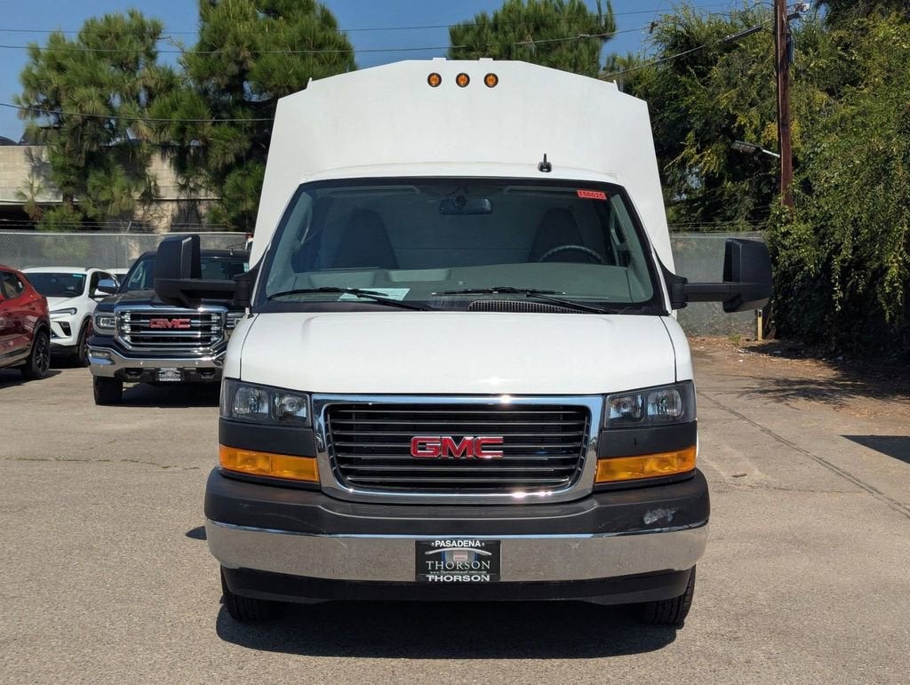 2025 GMC Savana Cutaway 3500 1WT
