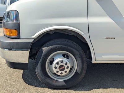 2025 GMC Savana Cutaway 3500 1WT