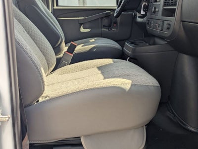 2025 GMC Savana Cutaway 3500 1WT