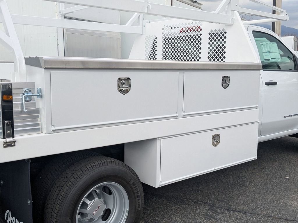 2026 GMC Sierra 3500 HD Chassis Cab Pro