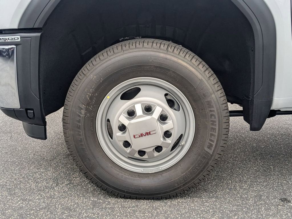 2026 GMC Sierra 3500 HD Chassis Cab Pro