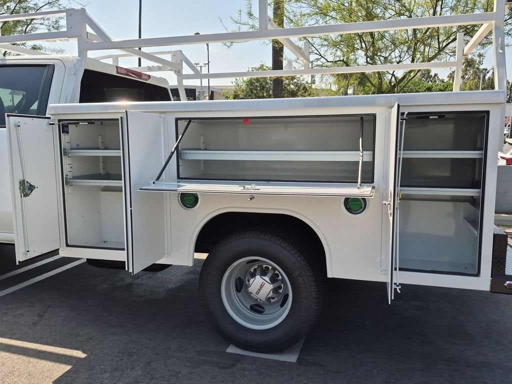 2026 GMC Sierra 3500 HD Chassis Cab Pro