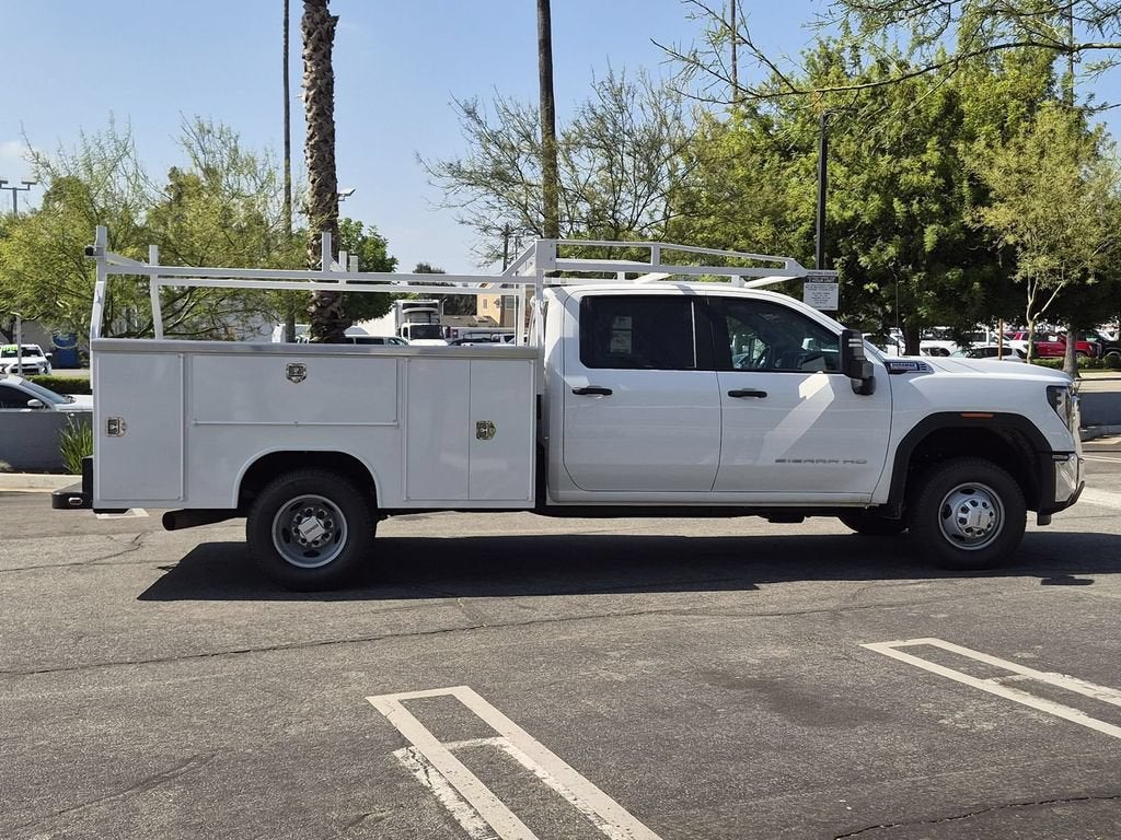 2026 GMC Sierra 3500 HD Chassis Cab Pro