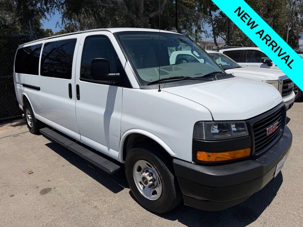 2022 GMC Savana Passenger 3500 LS