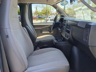 2022 GMC Savana Passenger 3500 LS