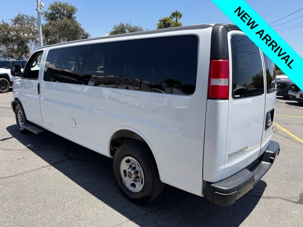 2022 GMC Savana Passenger 3500 LS