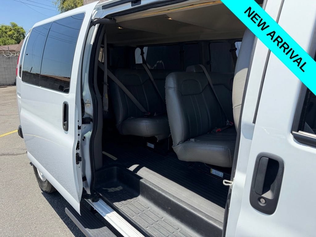 2022 GMC Savana Passenger 3500 LS