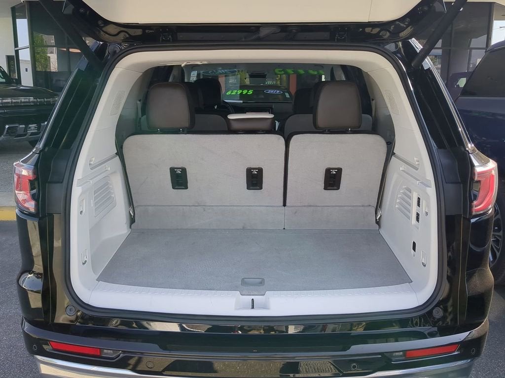 2025 GMC Acadia Denali