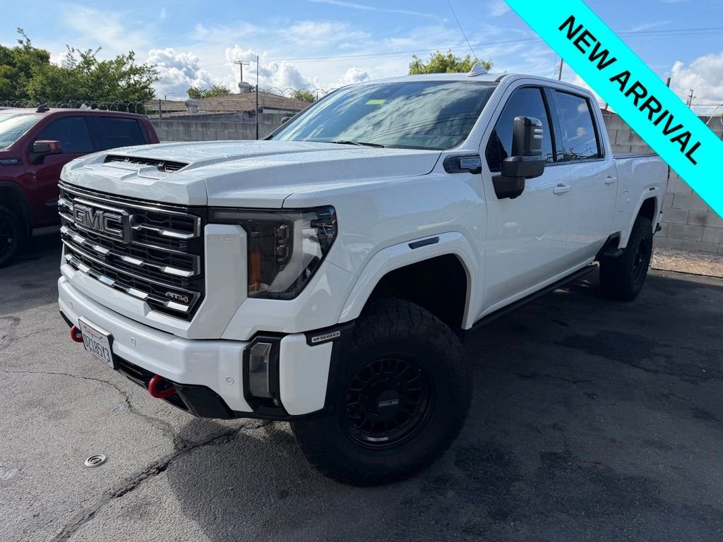2024 GMC Sierra 4WD Crew Cab Standard Box AT4's photo