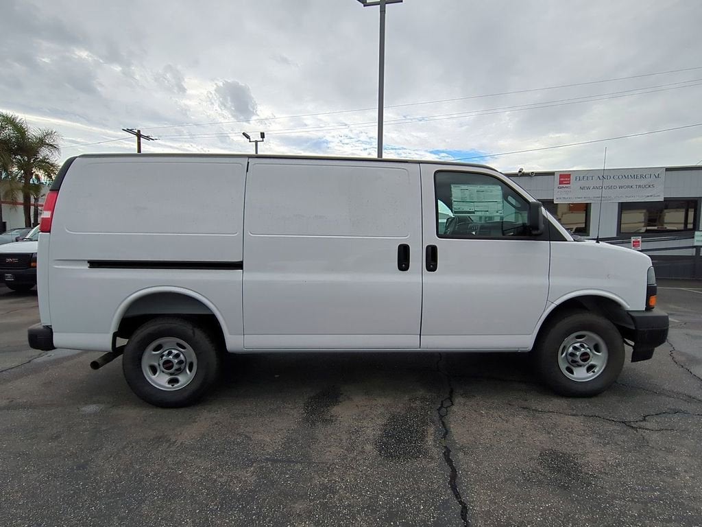 2025 GMC Savana Cargo 2500 Work Van