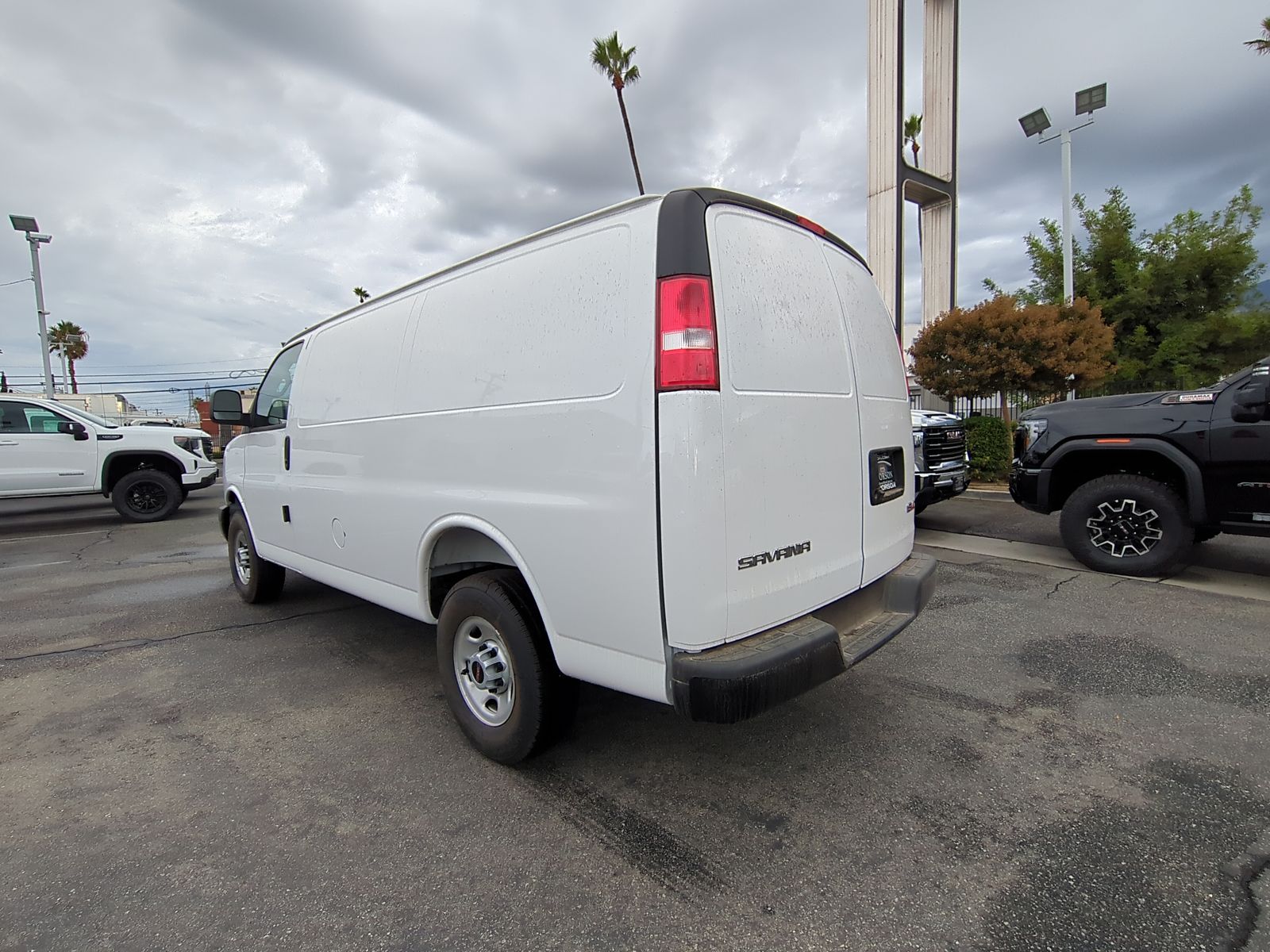 2025 GMC Savana Cargo 2500 Work Van