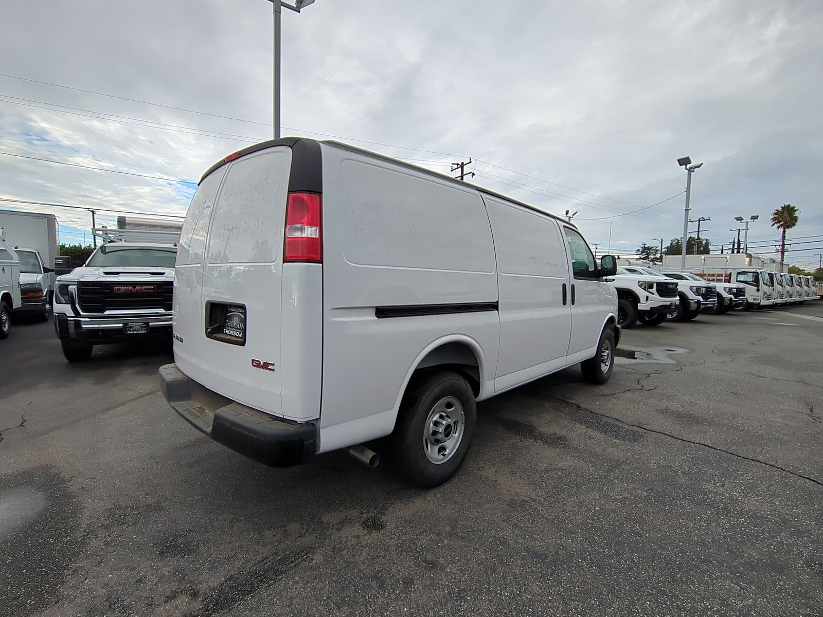 2025 GMC Savana Cargo 2500 Work Van