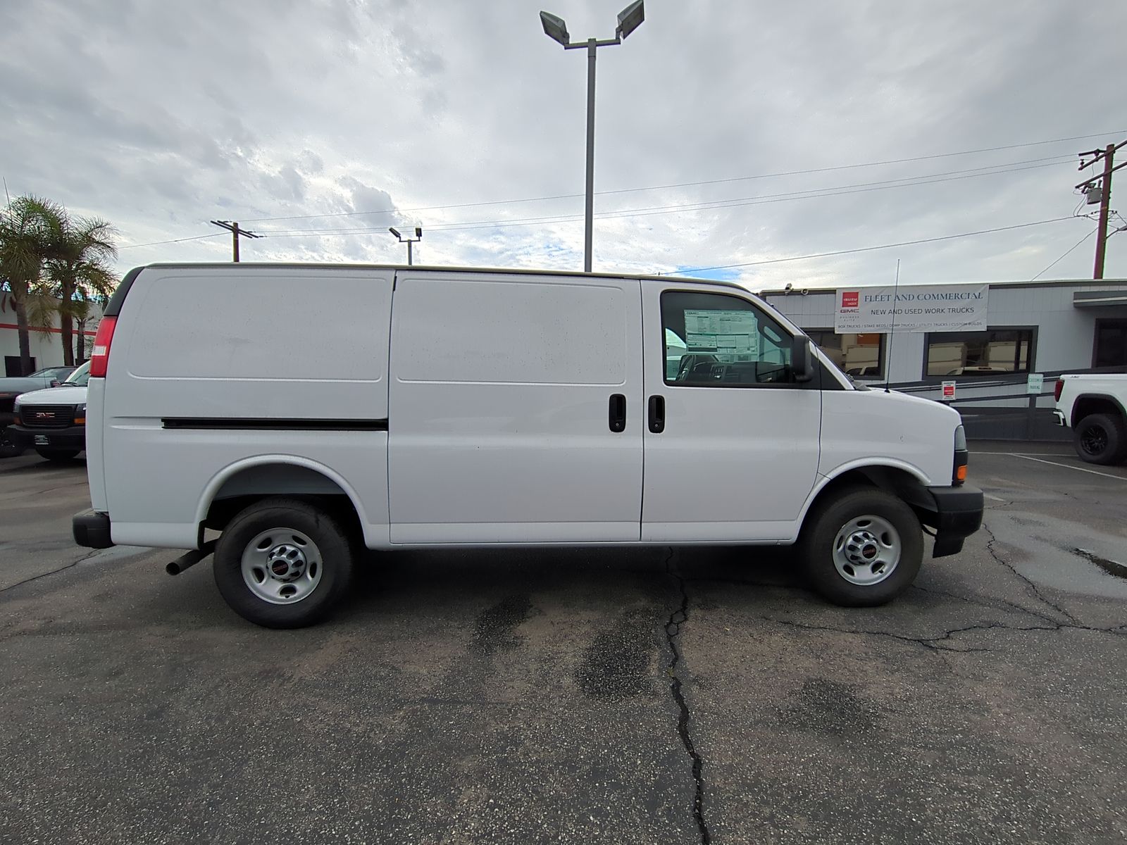 2025 GMC Savana Cargo 2500 Work Van
