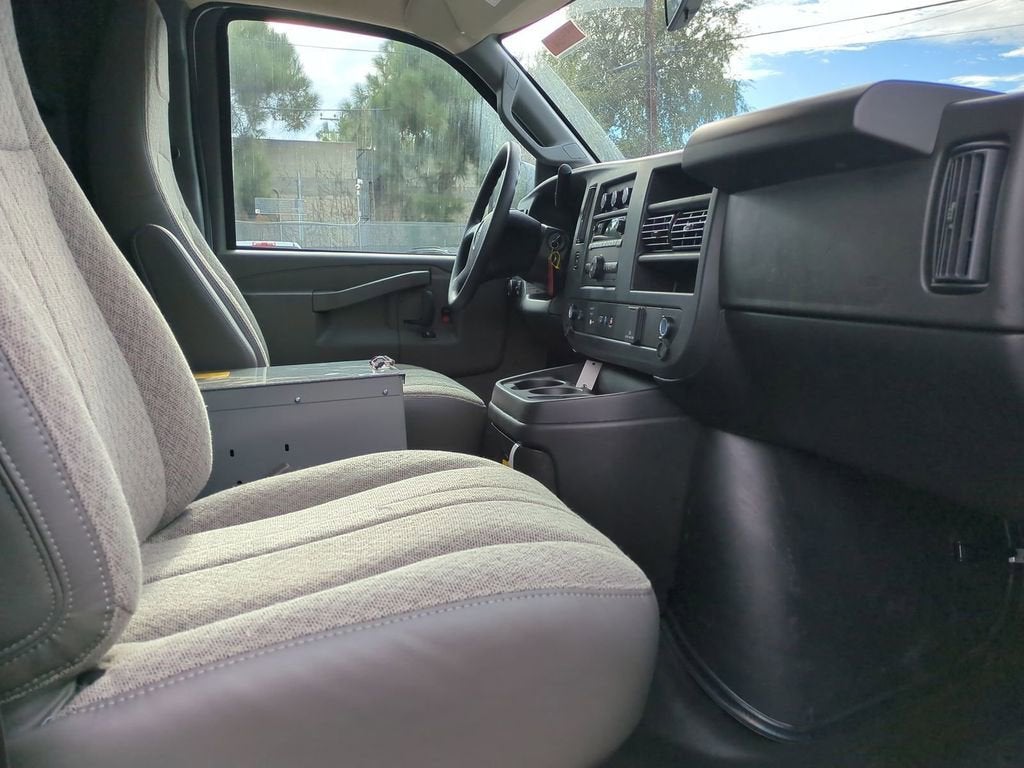 2025 GMC Savana Cargo 2500 Work Van