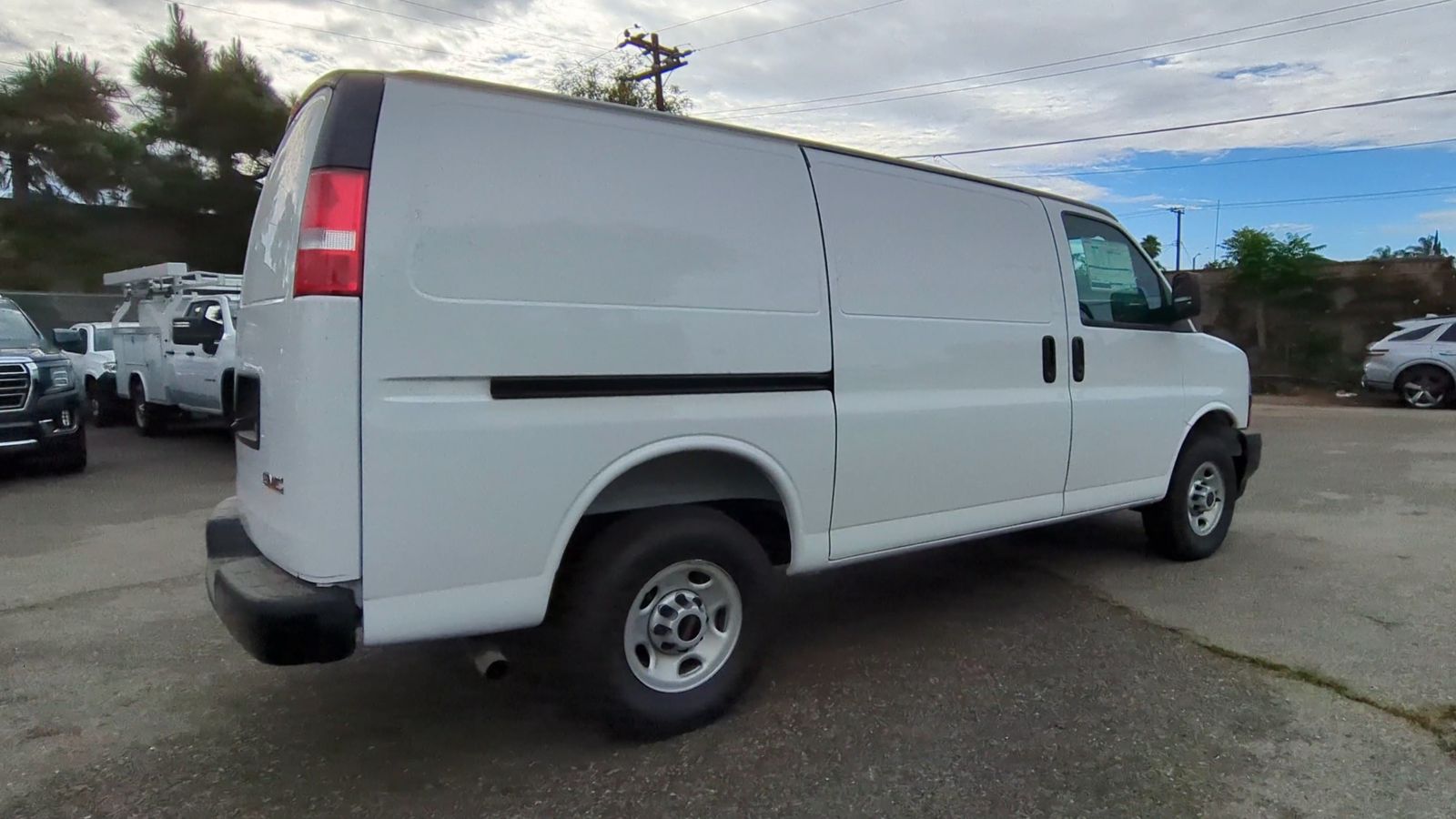 2025 GMC Savana Cargo 2500 Work Van