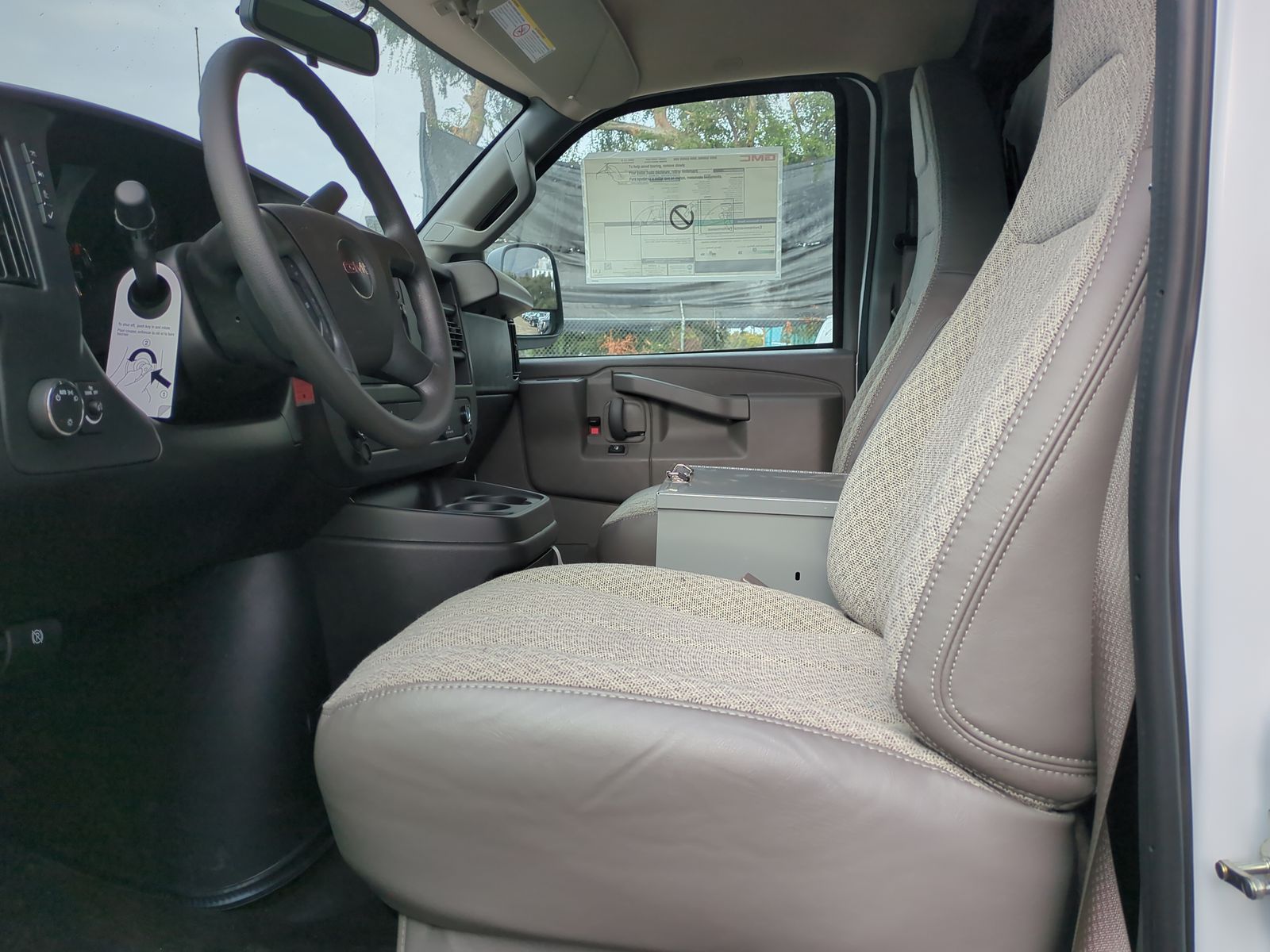 2025 GMC Savana Cargo 2500 Work Van