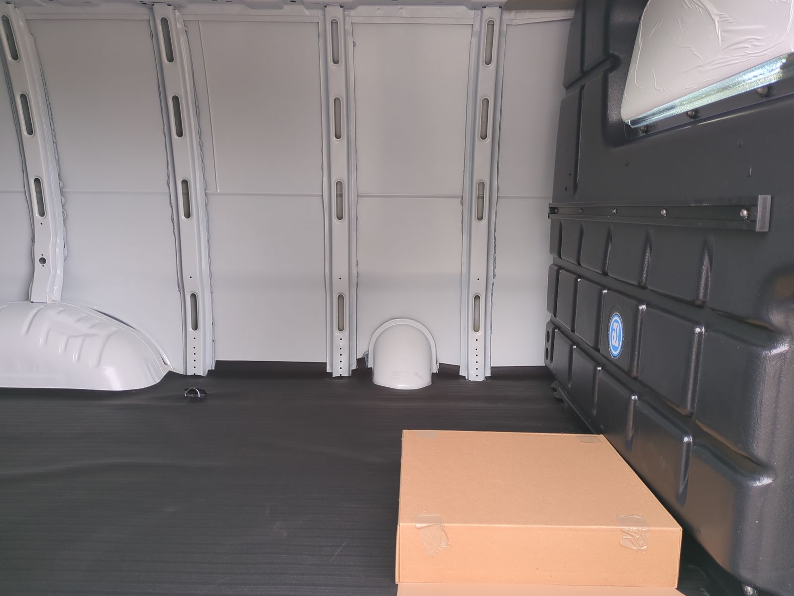 2025 GMC Savana Cargo 2500 Work Van