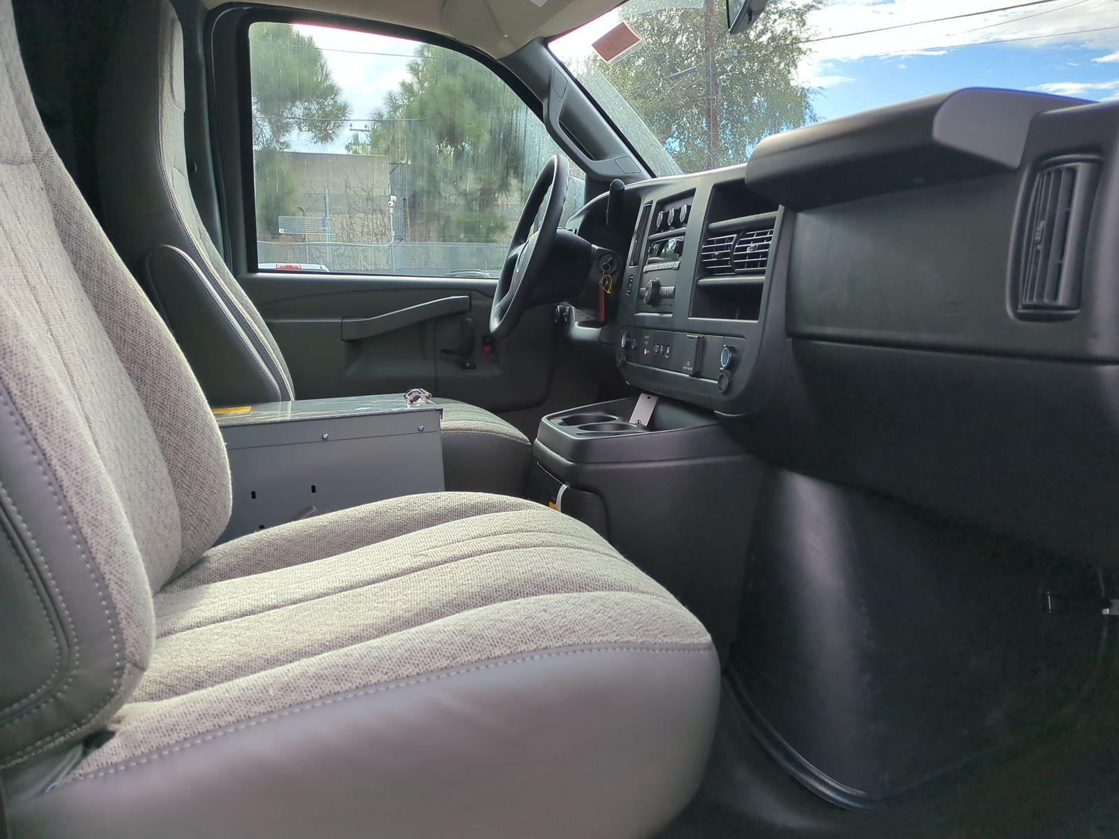 2025 GMC Savana Cargo 2500 Work Van