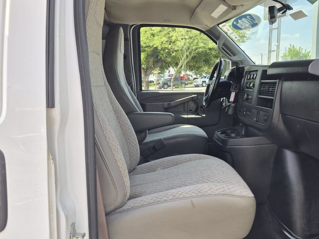 2023 GMC Savana Cargo 2500 1WT