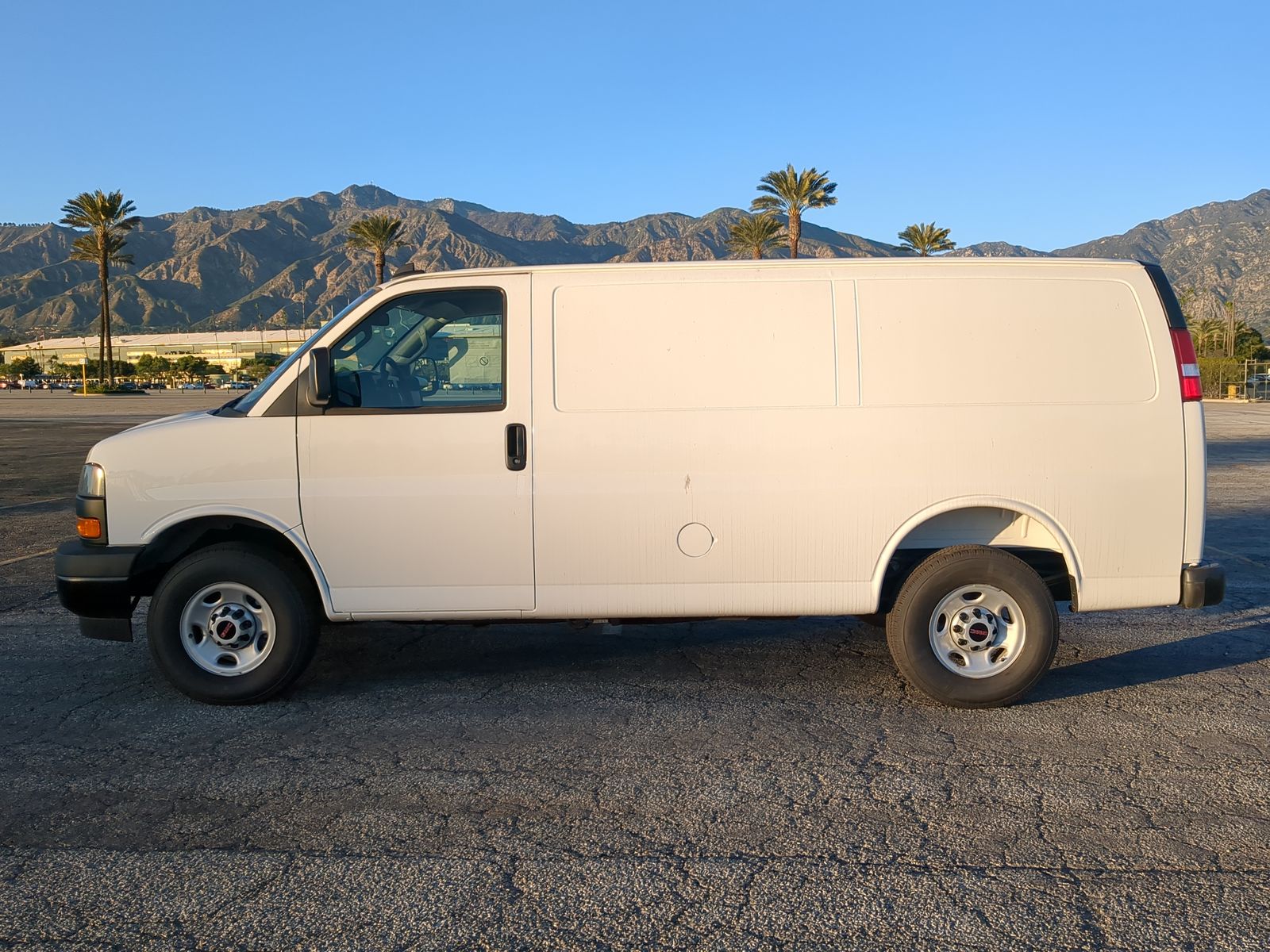2025 GMC Savana Cargo 2500 Work Van