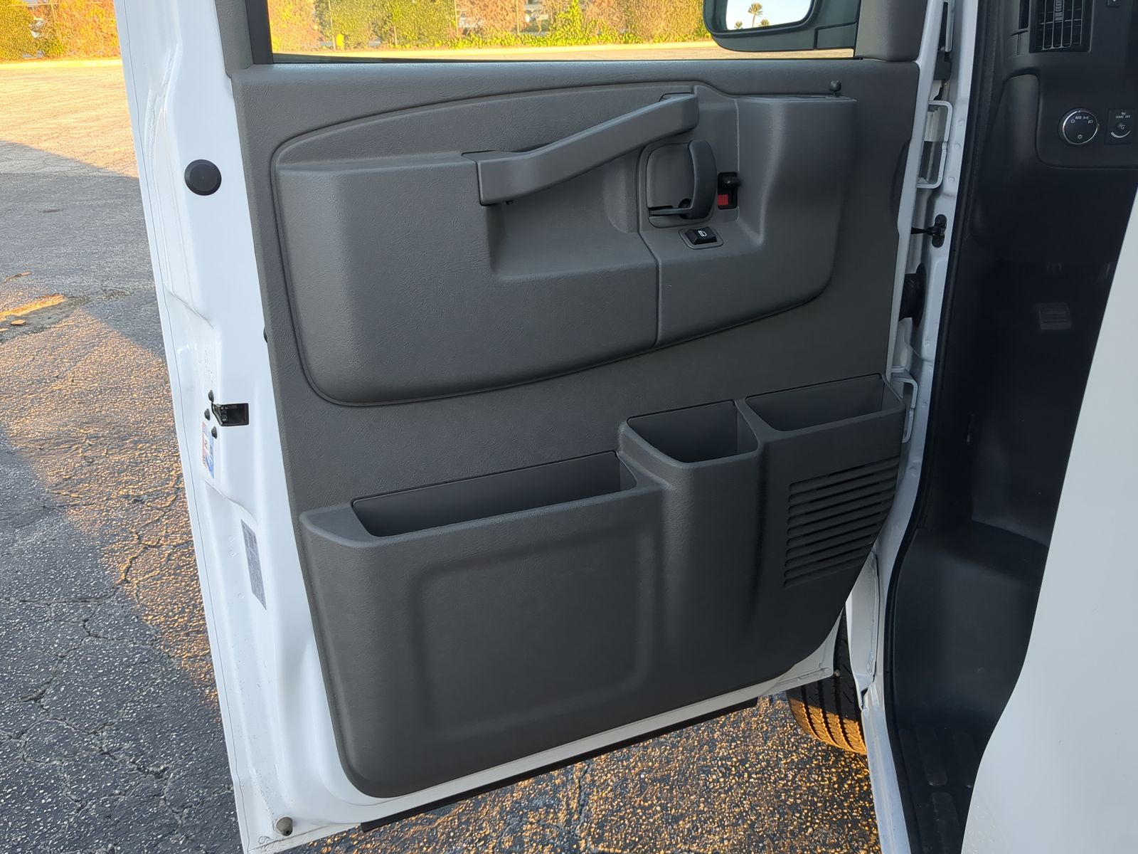 2025 GMC Savana Cargo 2500 Work Van