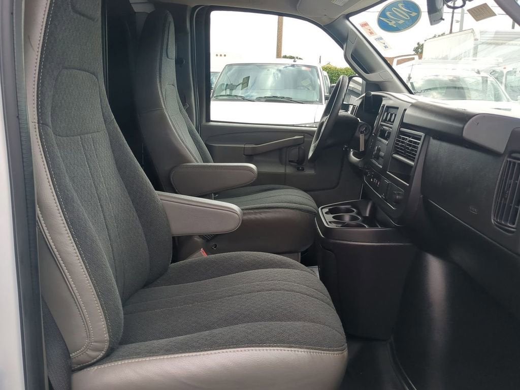 2024 GMC Savana Cargo 2500 Work Van