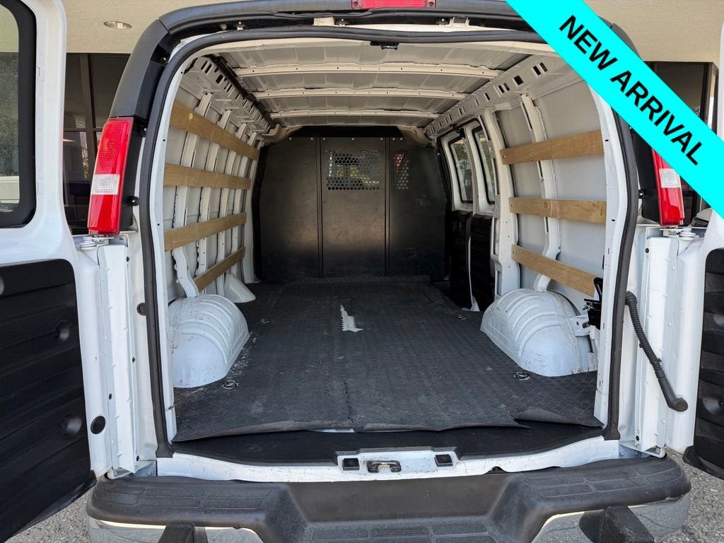 2024 GMC Savana Cargo 2500 Work Van