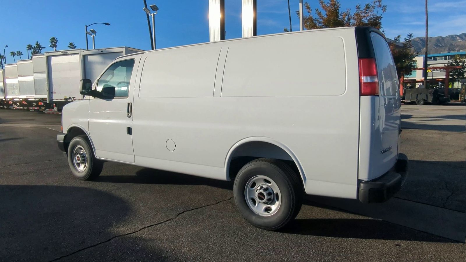 2025 GMC Savana Cargo 2500 Work Van