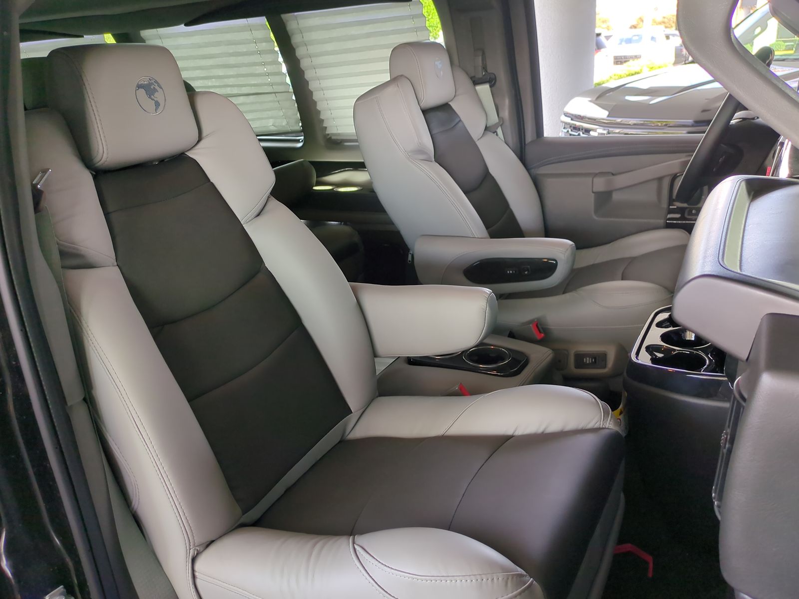 2025 GMC Savana Cargo 2500 Work Van