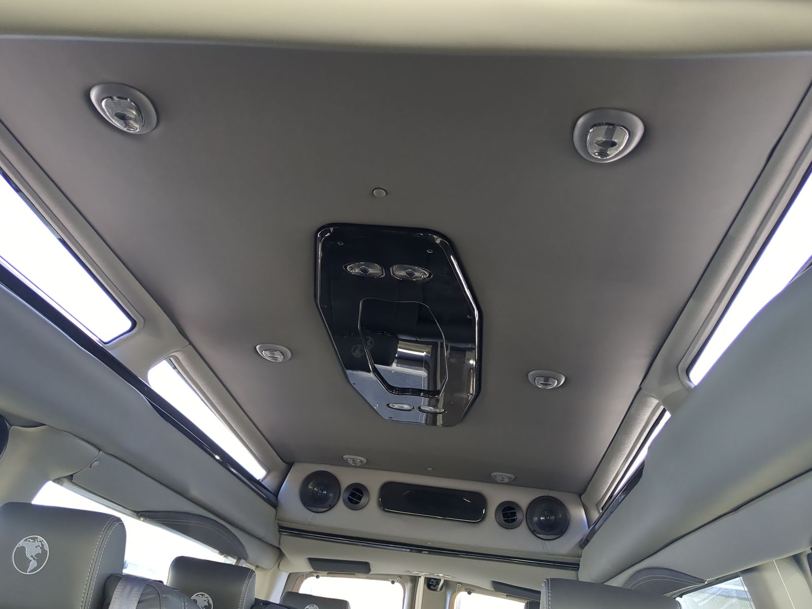 2025 GMC Savana Cargo 2500 Work Van