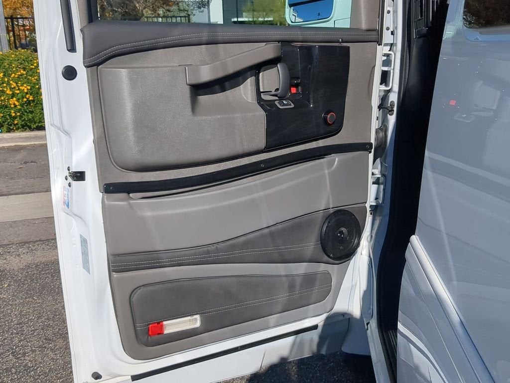 2025 GMC Savana Cargo 2500 Work Van