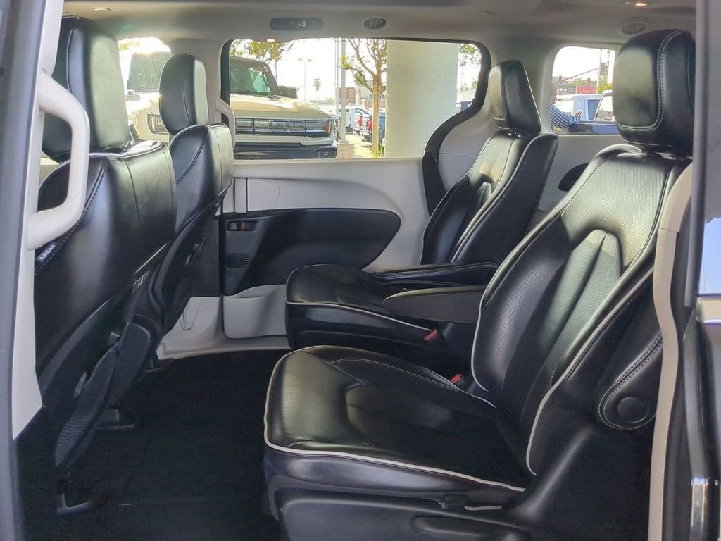 2023 Chrysler Pacifica Hybrid Limited