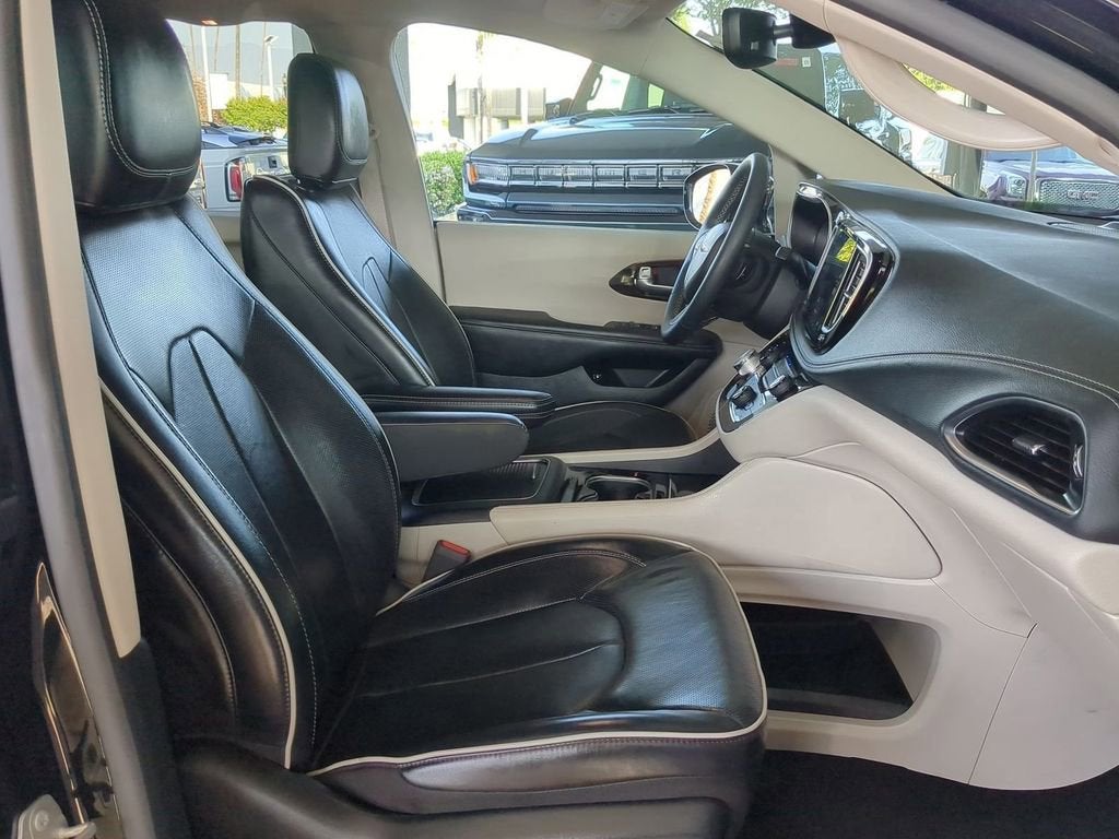2023 Chrysler Pacifica Hybrid Limited