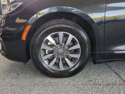 2023 Chrysler Pacifica Hybrid Limited