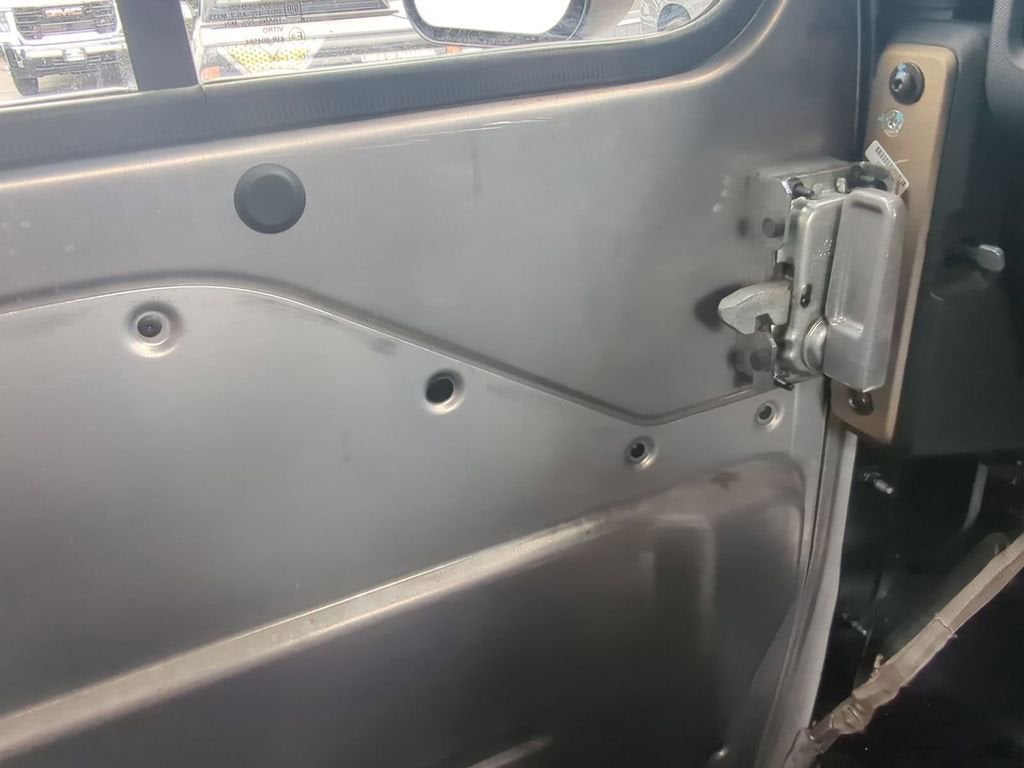 2023 BrightDrop Zevo 600 EJY