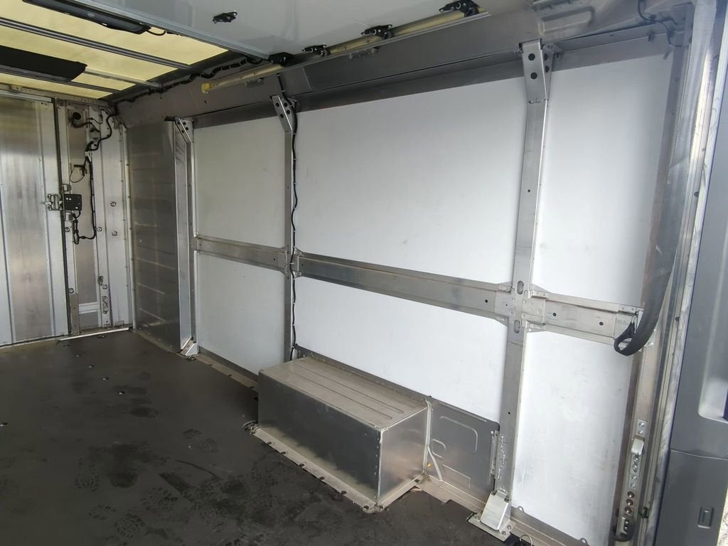 2023 BrightDrop Zevo 600 EJY