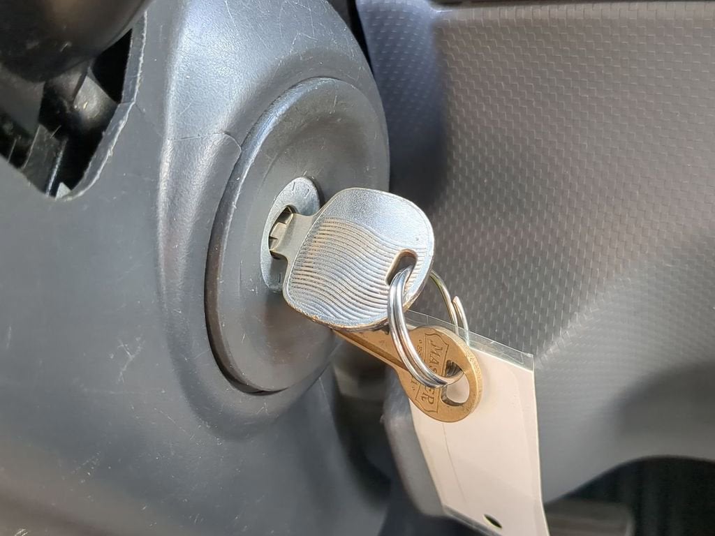 2015 Isuzu NPR HD REG IBT PWL