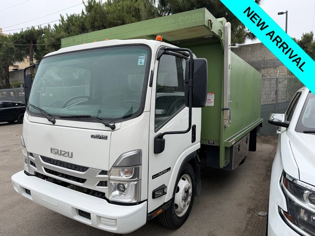 2023 Isuzu NPR-HD's photo